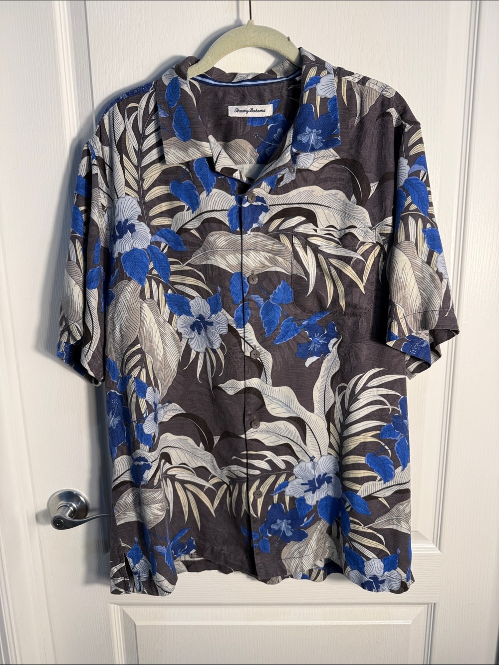 Tommy Bahama Black Floral Camp Shirt with Blue Accents Washable Silk Sz L